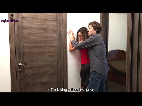 ❤️ นายหน้าเซ็กซี่ Sensually กระตุกหีของเธอและ Fucks ขณะขายอพาร์ตเมนต์ของเธอ - Krempai ❌  เพศสัมพันธ์ ที่ th.pornolemon.ru ❤